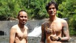 Foto: Marshall Sastra Bertahan Hidup di Hutan Pangandaran