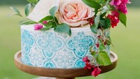 Dekorasi kue populer tahun ini juga berupa motif cetak. Bisa dicetak langsung di atas fondant atau dilukis handmade oleh pembuat kue. Foto: Istimewa