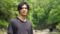 Banyak hal seru dan berbahaya yang dilakukan Marshall di hutan selatan Jawa Barat itu. (My Trip My Adventure)