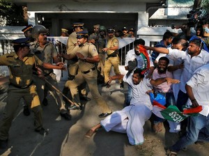 Lebih dari 750 Orang Ditangkap dalam Bentrokan di Kuil India