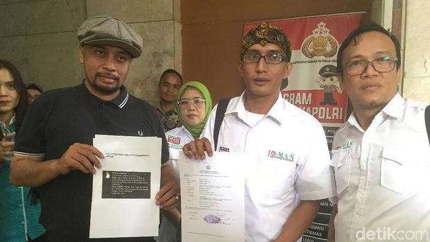 Relawan Jokowi Mania mempolisikan Tengku Zulkarnain atas cuitan soal 'surat suara tercoblos' ke Bareskrim Polri.