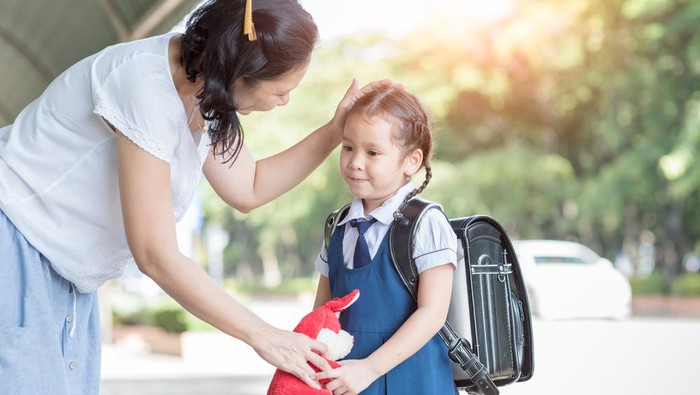 Hari Pertama Sekolah, Ajarkan Kemandirian Anak dengan 5 Cara Ini
