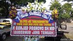 Suasana Duka Selimuti Kepergian Ayah Didik Nini Thowok