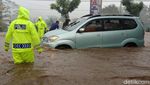 Hujan Deras Jalur Malang-Surabaya Terendam Banjir