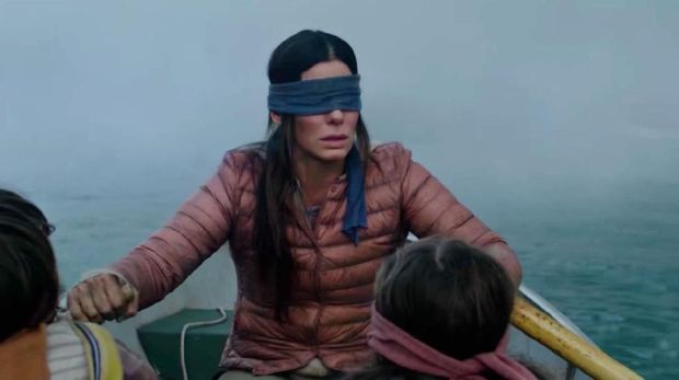 'Bird Box': Bertahan untuk Tak Bunuh Diri