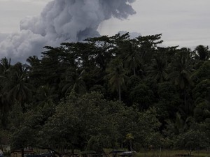 Status Gunung Anak Krakatau Turun Jadi Waspada
