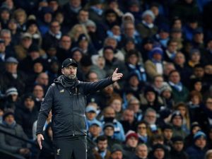 Krisis Bek Tengah, Liverpool Akan Belanja di Januari?