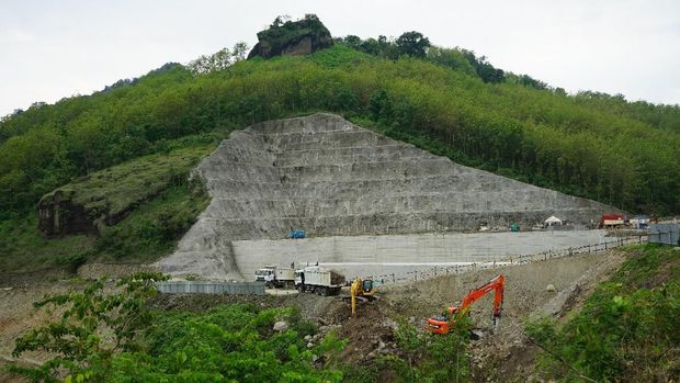 Proses pembangunan Bendungan Bendo, Ponorogo, Jatim.