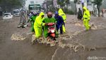 Hujan Deras Jalur Malang-Surabaya Terendam Banjir