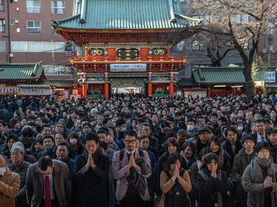 Ribuan Warga Jepang Berdoa di Hari Pertama Kerja Awal Tahun