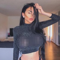 Sejak jadi korban bully, Celine pun bertekad untuk melakukan operasi plastik suatu hari nanti. Celine menabung dari hasil uang kerja di salon. Di 2013 hingga kini penampilannya jadi tak dikenali. Foto: Instagram (ccentino)