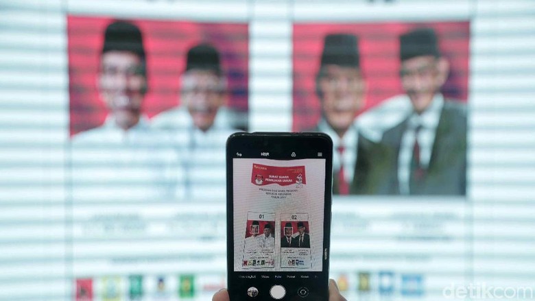 Selisih Jokowi-Maruf Vs Prabowo-Sandi di 5 Survei Terbaru Selisih Jokowi-Maruf Vs Prabowo-Sandi di 5 Survei Terbaru