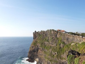8 Aktivitas Seru di Pantai Pandawa untuk Liburan Tengah Tahun