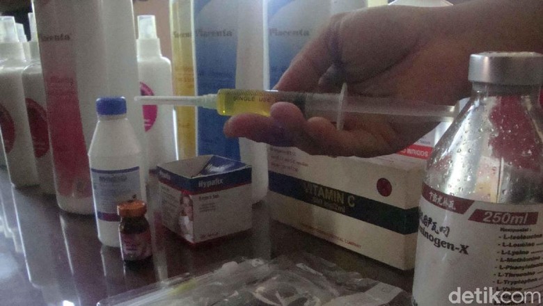 Tiap Pekan Pasutri Ini Suntikkan Pemutih Kulit Palsu ke 3 Orang Tiap Pekan Pasutri Ini Suntikkan Pemutih Kulit Palsu ke 3 Orang
