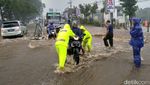Hujan Deras Jalur Malang-Surabaya Terendam Banjir