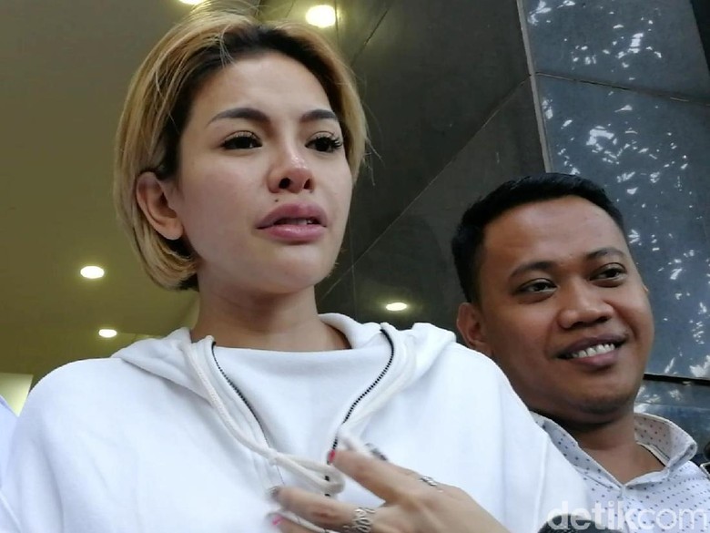 Baru Saja Lepas Hijab Nikita Mirzani akan Ambil Job 