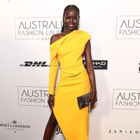 Adut Akech menjadi top model 2018 lewat sebuah penghargaan yang dihelat oleh Models.com. Ia mengalahkan nama top model lain seperti Gigi dan Bella Hadid, juga Adwoa Aboah. Foto: Getty Images