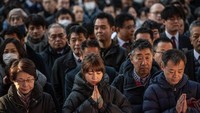 Ribuan warga dari berbagai kalangan seperti perwakilan perusahaan dan individu sengaja hadir di hari pertama kerja di awal tahun 2019. Carl Court/Getty Images.