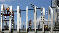 Tiga JPO tersebut direncanakan akan selesai proses revitalisasi pada pertengahan Januari 2019. Namun hingga kini, progres ketiga JPO itu masih banyak yang harus dikerjakan.
