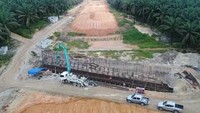 Secara keseruhan progres pembebasan lahan mencapai 75,6% dengan konstruksi 23,78%. Istimewa/Dok. Hutama Karya.