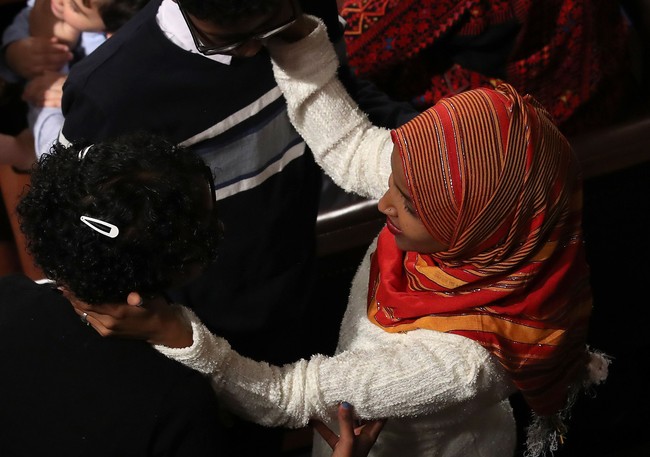 Perjalanan Ilhan Omar untuk bisa menempati posisi ini cukup berliku. Sebagai pengungsi dari Somalia dan seorang muslim, ia terbiasa hidup sebagai minoritas di Amerika. Foto: Getty Images/Win McNamee
