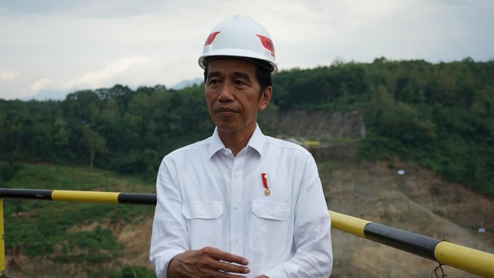 Presiden Jokowi meninjau pembangunan Bendungan Bendo, Ponorogo, Jawa Timur.