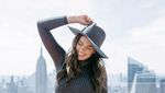 Foto Traveling Model Plus Size Cantik, Chloe Marshall