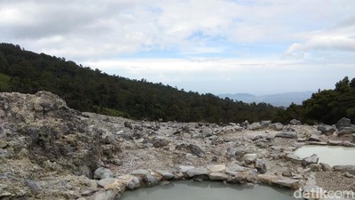 Foto: Kawah Domas, Favorit Turis Timur Tengah di Tangkuban Perahu