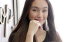 Senyum Manis Caitliin Halderman