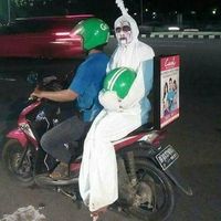 Selain Manusia, 'Mahluk Lain' Juga Gemar Nebeng Grab 
