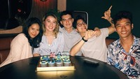 Rayakan ulang tahun sang pacar, Natasha beri kejutan manis. Ada cupcake sebagai ucapan selamat bertambah tahun untuk Ciccio. Foto: Instagram natasharyder