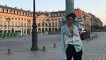Foto: Gaya Liburan Pacarnya Kourtney Kardashian, Luka Sabbat