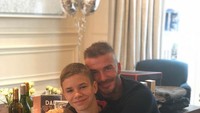 Ucapkan ulang tahun pada sang ayah, Romeo menulis pesan manis. Selamat ulang tahun untuk ayah terbaik di dunia! Foto: Instagram romeobeckham