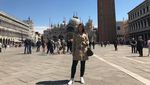 Foto Traveling Model Plus Size Cantik, Chloe Marshall