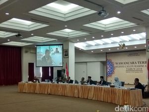 Calon Hakim Agung Sartono Dicecar soal Hobi Main Golf