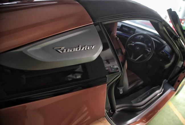 Mobil Sport Ramah Lingkungan BMW i8 Roadster