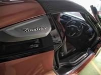 Mobil Sport Ramah Lingkungan BMW i8 Roadster