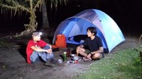 Simak juga bagaimana Marshall mencari makanan di sungai dan mencari lobster bareng nelayan untuk makan. (My Trip My Adventure)