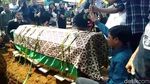 Isak Tangis Keluarga Lepas Torro Margens