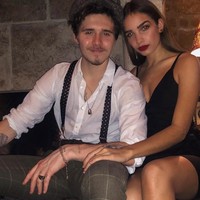 Hana Cross tampaknya sudah sangat akrab dengan keluarga Beckham. Ia bahkan ikut menghadiri pesta Tahun Baru di rumah orangtua Brooklyn akhir tahun kemarin. Foto: Dok. Instagram @hanacross