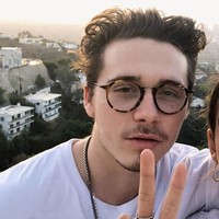 Brooklyn mengenalkan Hana pada publik pertamakalinya untuk menghadiri British Fashion Awards 2018, di bulan Desember kemarin. Dari sana, pasangan ini selalu posting foto dan video kebersamaan mereka. Foto: Dok. Instagram @hanacross