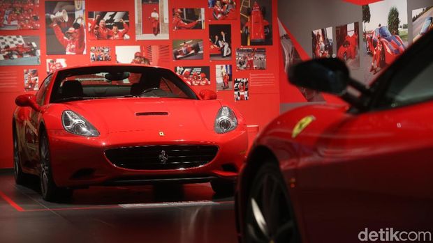 Ferrari California T