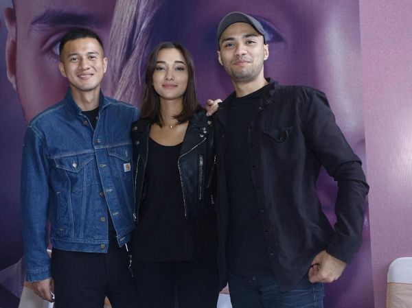 Carissa Perusset di Antara Herjunot Ali dan Refal Hady