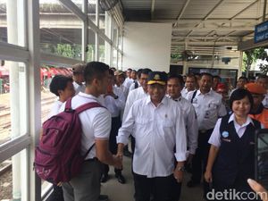 Waktu Tunggu KRL ke Bekasi Lama, Menhub Kebut Proyek Jalur Ganda
