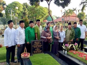 Pengurus DPP hingga DPC PPP Ziarah ke Makam Pendiri Partai