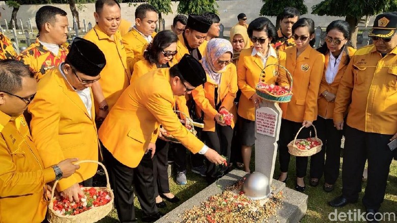 HUT Ke-59, Ormas MKGR Ziarah ke TMP Kalibata HUT Ke-59, Ormas MKGR Ziarah ke TMP Kalibata