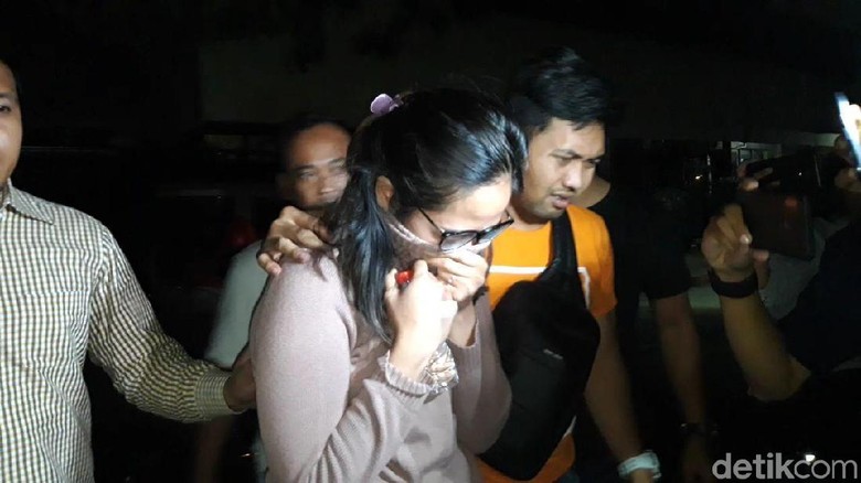 Siapa Pejabat Pelanggan Prostitusi Artis? Siapa Pejabat Pelanggan Prostitusi Artis?