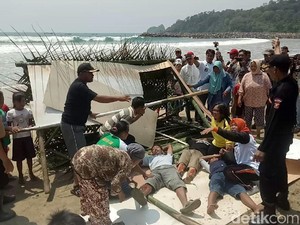 Polda Jatim Gelar Simulasi Bencana Tsunami di Banyuwangi