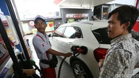 Dari keterangan Pertamina, Pertalite turun Rp 150 per liter, Pertamax turun Rp 200 per liter, Pertamax Turbo turun Rp 250 per liter, Dexlite turun Rp 200 per liter, dan Dex turun Rp 100 per liter.