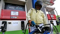 PT Pertamina (Persero) akhirnyamengikutijejakparakompetitornya, yakni menurunkan harga jual bahan bakar minyak (BBM) non subsidi. Beberapa badan usaha, sebut saja,Shell dan Total telah memangkas harga jual lebih dulu.